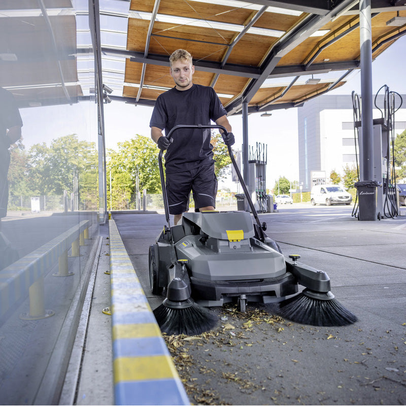 Balayeuse KÄRCHER KM 70/25 C BP Pack (avec batterie + chargeur) - 1.517-230.0