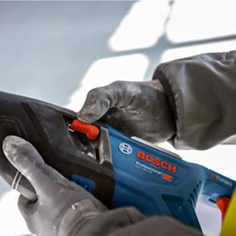 Pack 3 outils 18V BOSCH : GSB 18V-110C + GKS 18V-68GC + GSA 18V-28 + 1 batterie 4,0 Ah (ProCORE) + 2 batteries 5,5 Ah (ProCORE) + GAL 1880CV (L)