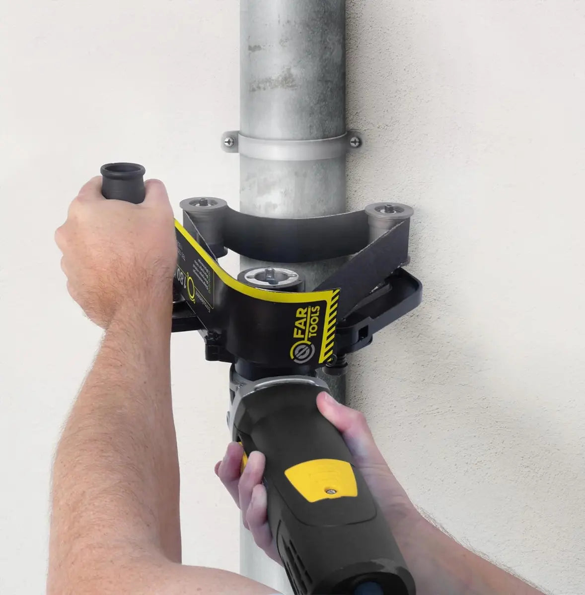TBS 1300 Ponçeuse pour tube FARTOOLS Puissance 1300 W, Longueur de l'abrasif 760 MM, Largeur de l'abrasif 20/40 MM, Vitesse d'avance 18-53 M/S, Revètement bi-matière,
