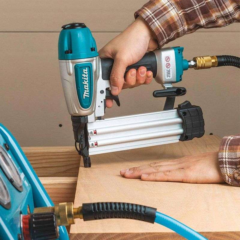 Cloueur pneumatique MAKITA AF506 8 bar 50mm