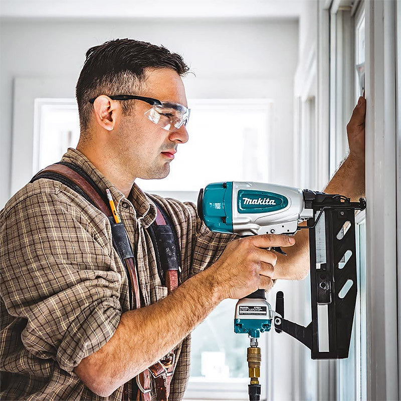 Cloueur pneumatique MAKITA AF601 8,3 bar 25 à 64 mm