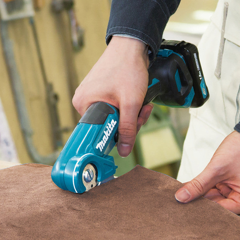 Découpeur universel 12 V CXT MAKITA CP100DWA Li-Ion 2 Ah (1 Batterie)