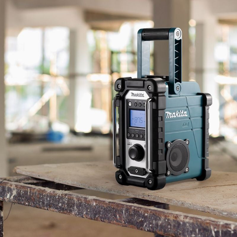 Radio de chantier MAKITA DMR116 de 14.4V à 18V (vendu sans batterie)