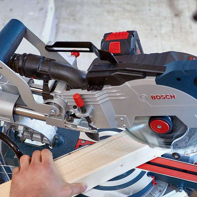 Scie à onglets sans-fil BOSCH 0601B41000 - GCM 18V-216 Professional Biturbo - 18V - Ø 216mm (vendu sans batterie)