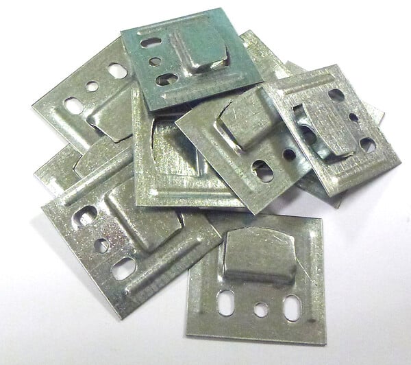 S2043050 - 100 clips lambris PVC