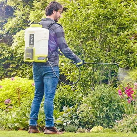 Pulvérisateur à dos 18V - RYOBI RY18BPSB-0 - jusqu'à 6,2 bars - débit 1 l/min à 1,8 l/min - réservoir 15 L (Machine nue)