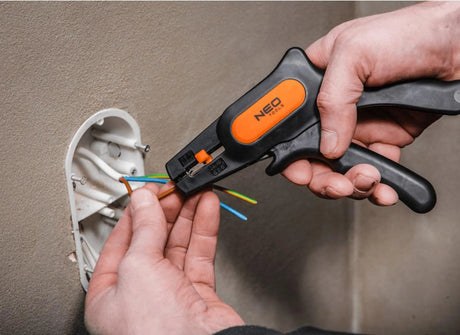Pince à sertir automatique NEO TOOLS 01-519 0,3-6 mm²