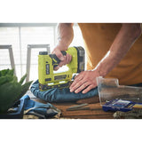 Agrafeuse RYOBI R18ST50-0 18V  livrée avec agrafes et crochet de maintien  (vendu sans batterie)