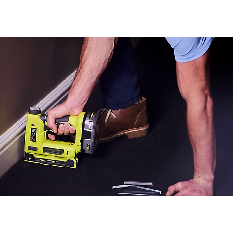 Agrafeuse RYOBI R18ST50-0 18V  livrée avec agrafes et crochet de maintien  (vendu sans batterie)