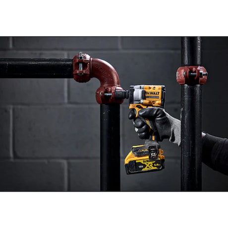 Boulonneuse à chocs compacte ½'' 406Nm 18V DEWALT DCF922P2T-QW avec coffret et 2 batteries 5,0 Ah