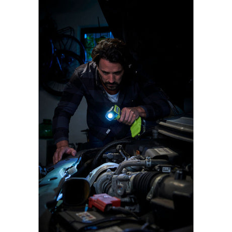 Lampe LED 18V ONE+ RYOBI RLF18-0 avec luminosité de travail optimale 20 LED (vendu sans batterie)
