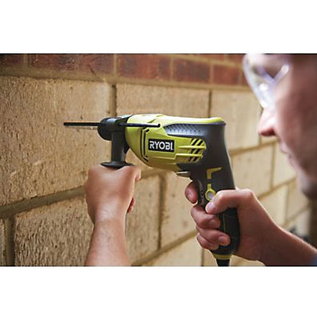 Perceuse à percussion RYOBI RYOBI 800W  3 000 cp/min mandrin 13 mm en coffret