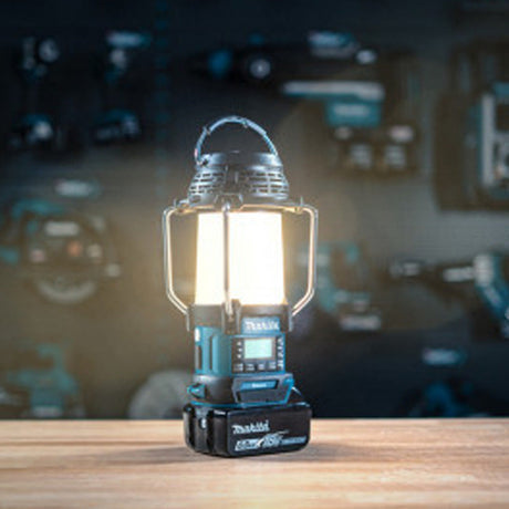 Radio avec lanterne LED LXT ® Makita Adventure DMR056 14,4 à 18 V Li-Ion - Usb- Bluetooth - DAB - Produit seul