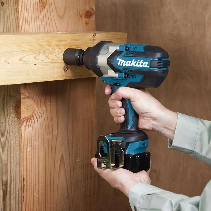 Boulonneuse à chocs MAKITA DTW1002Z 18 V Li-Ion 1000 Nm (Machine seule)