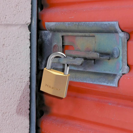 Cadenas à clé laiton massif MASTER LOCK 50mm anse d.8xh.30mm 6 goupilles