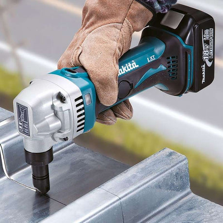 Grignoteuse MAKITA DJN161Z 18 V Li-ion (machine nue)