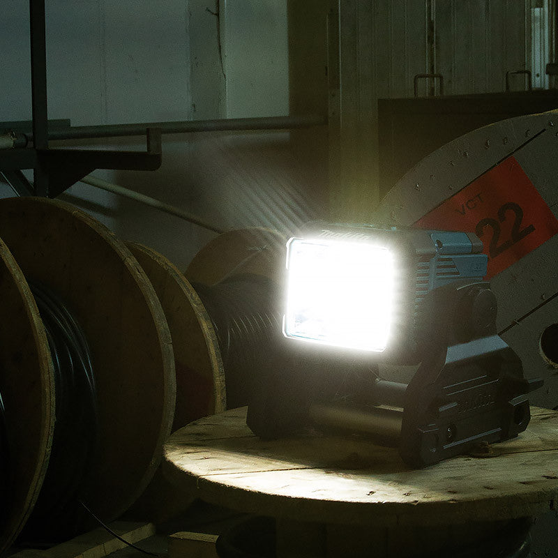 Lampe de chantier MAKITA DEADML811 LED AC/DC LXT