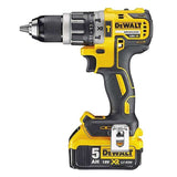 Pack 2 outils 18V DEWALT DCK266P2T-QW : perceuse-visseuse à percussion DCD796 et visseuse à choc DCF887 avec coffret 2 batteries 5,0 Ah (version UK Plug in)