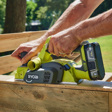Rabot RYOBI R18PL-0 18V One+ - 82 mm - 12 000 tr/min + 2 fers - Machine nue