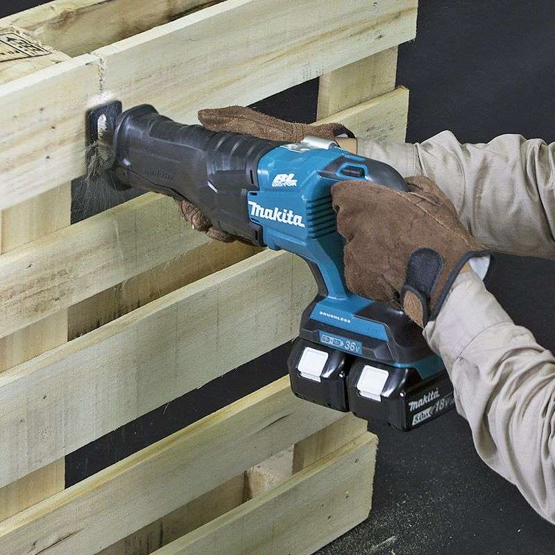 Scie sabre MAKITA DJR360Z - 36V (2x18V) - Li-Ion (vendu sans batterie)