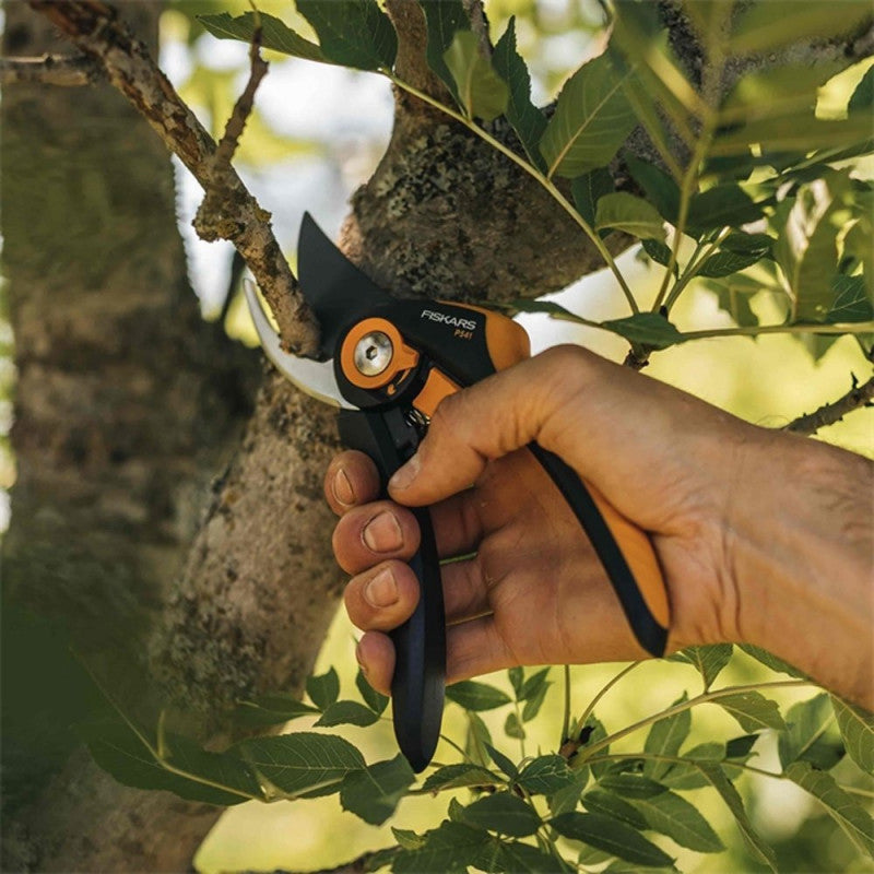 Sécateur bi-matière FISKARS Smartfit Plus 541 24mm