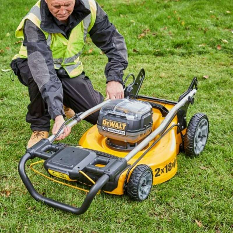 Tondeuse 48cm 18V DEWALT DCMW564N (vendu sans batterie)
