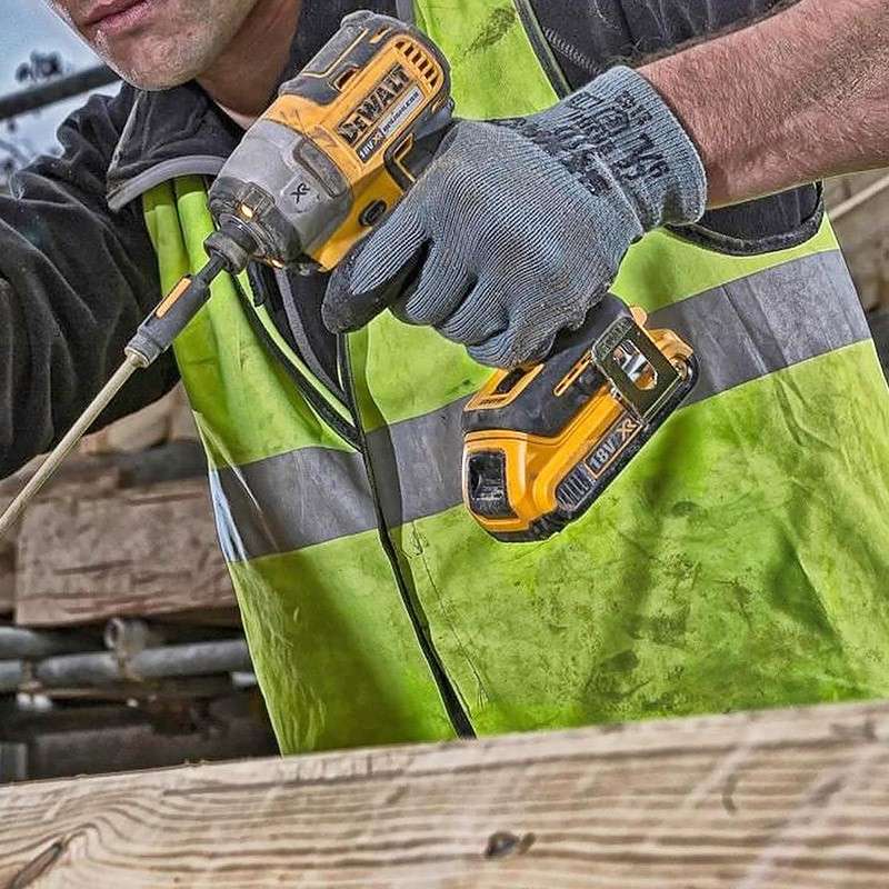 Visseuse à choc 205Nm 18V DEWALT DCF887P2-QW Brushless avec coffret et 2 batteries 5,0 Ah